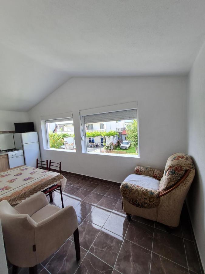 Demir Apartmani Donji Stoj Buitenkant foto