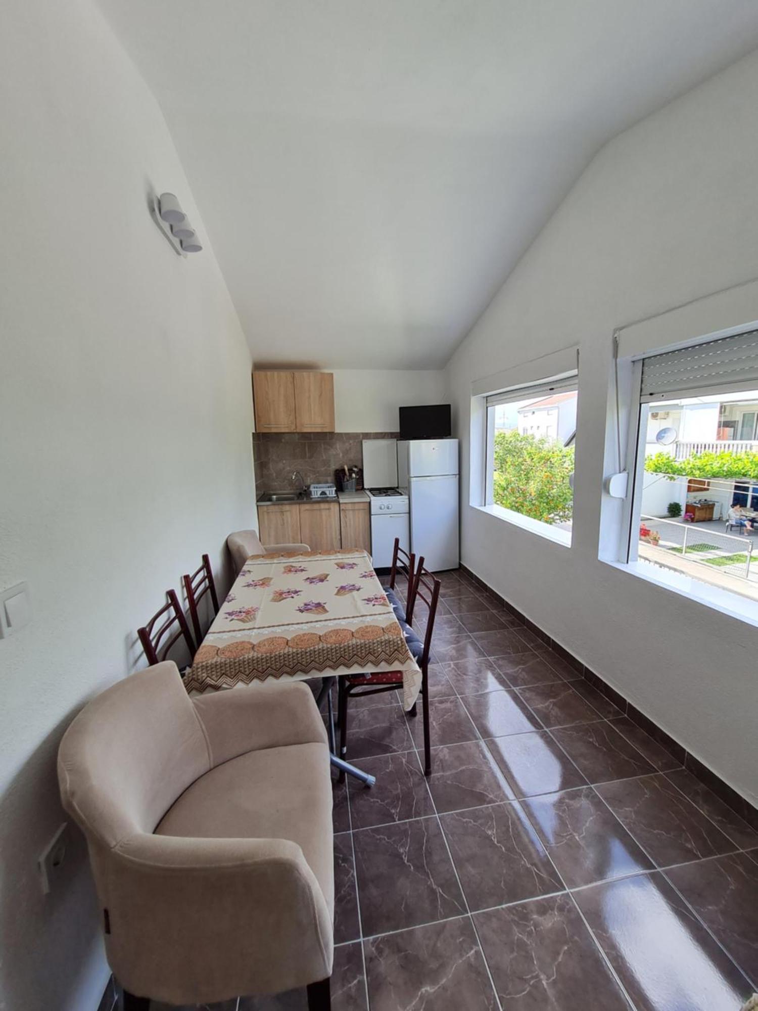 Demir Apartmani Donji Stoj Buitenkant foto